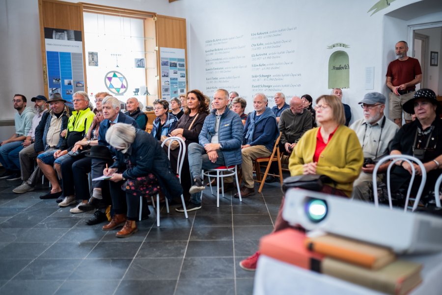 Zahájení a výstava 5